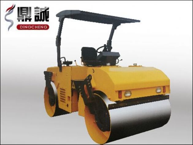 點擊查看詳細(xì)信息<br>標(biāo)題：6噸雙鋼輪振動壓路機 閱讀次數(shù)：12011